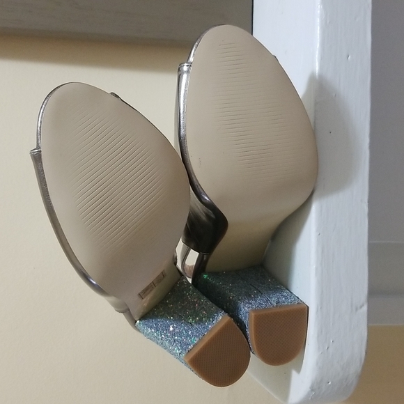 Open toed metallic gold iridescent glitter heels - Picture 4 of 7